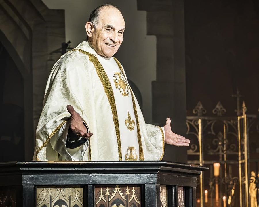 David Suchet Shines in Site-Specific Murder in the Cathedral