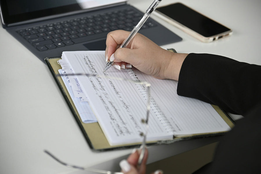 Anthropic's $172K Administrative Job Despite AI Agent Hype