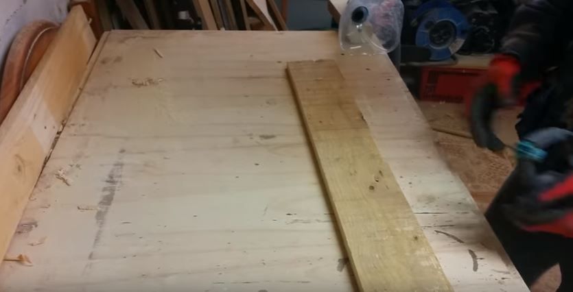 Learn how to clean recycled wood - grandgoldman.com