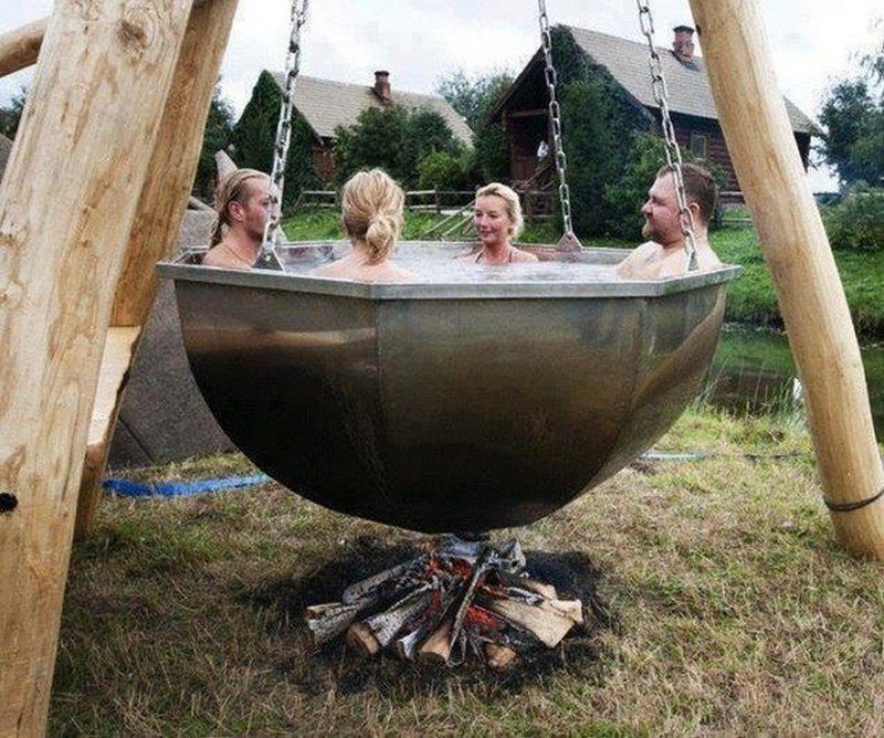 Outdoor Hot Tubs That Will Make You Want to Dive In - grandgoldman.com