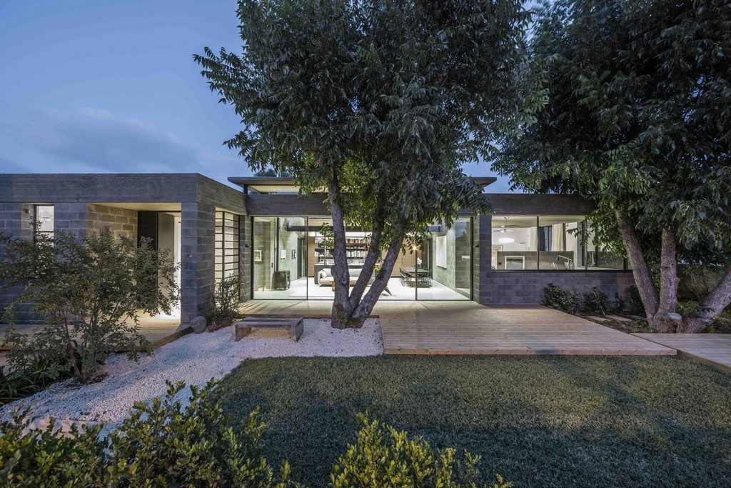 Bare House Built with Concrete Blocks - grandgoldman.com