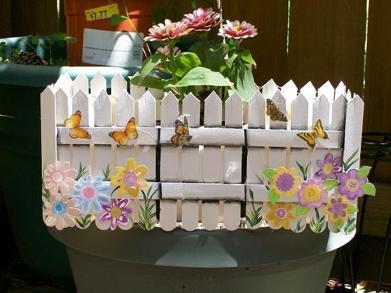 How to Make a Flower Jar with a Plastic Bottle - grandgoldman.com