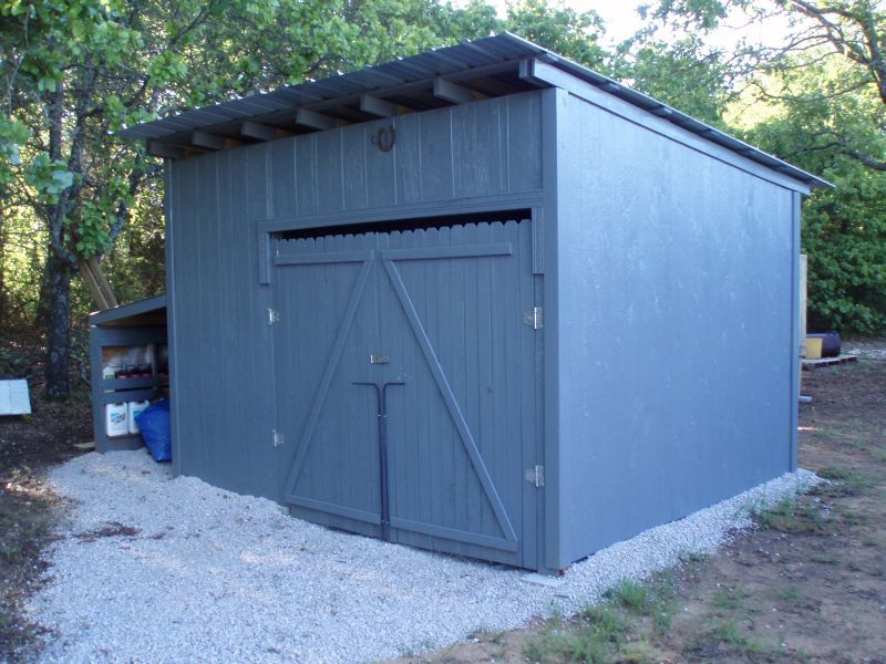 Guide to Building Sheds with Pallet Wood - grandgoldman.com