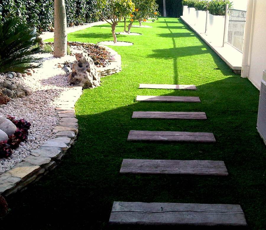 How to Choose the Best Artificial Grass for Your Garden or Backyard! - grandgoldman.com