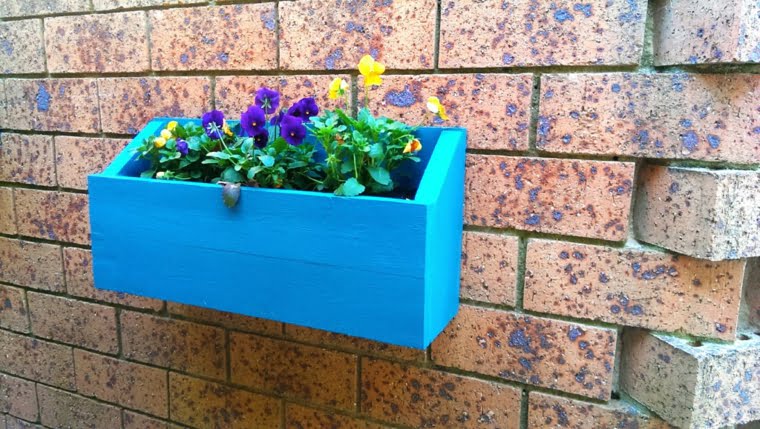 Pallet Planters: Ideas, Guide and Real Experience to Decorate your Terrace - grandgoldman.com