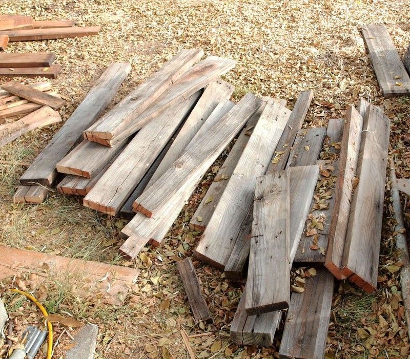 How to Turn Reclaimed Wood into a Sidewalk - grandgoldman.com