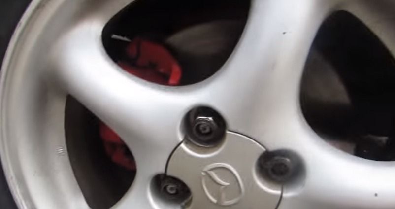 Clean the Aluminum of Your Car's Wheels in a Simple Way and Without Spending Much - grandgoldman.com