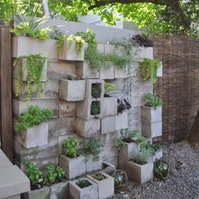 20 Fantastic Cement Block Planters - grandgoldman.com