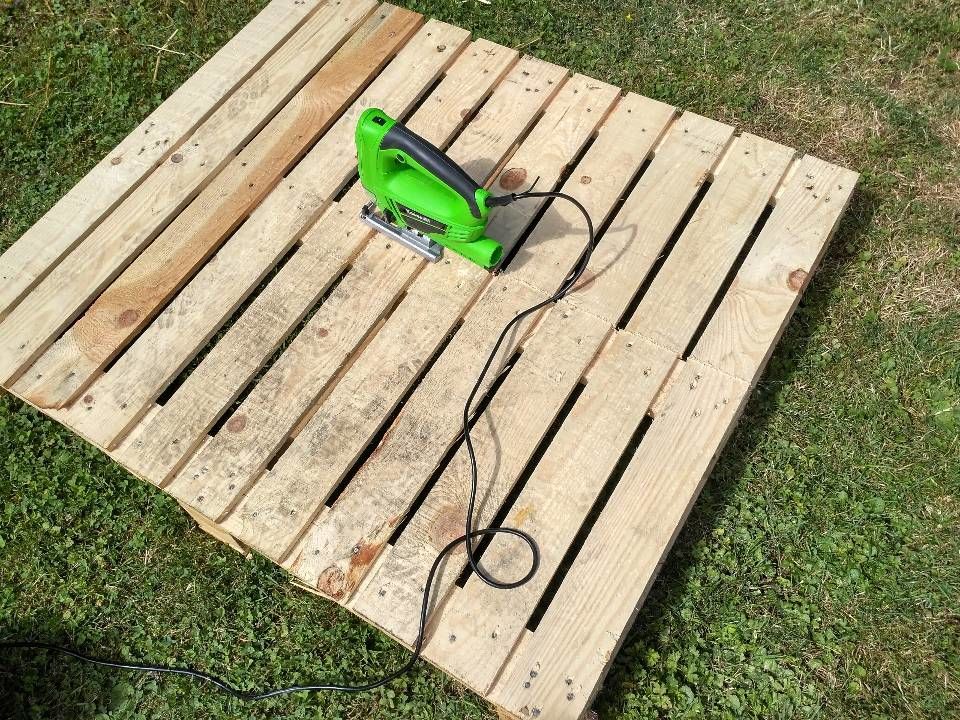 Build Your Own Pallet Sofa with These Simple Steps! - grandgoldman.com