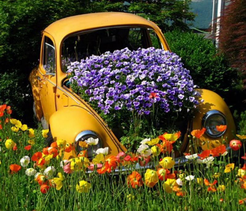 Reusing Car Parts to Make a Unique Patio - grandgoldman.com