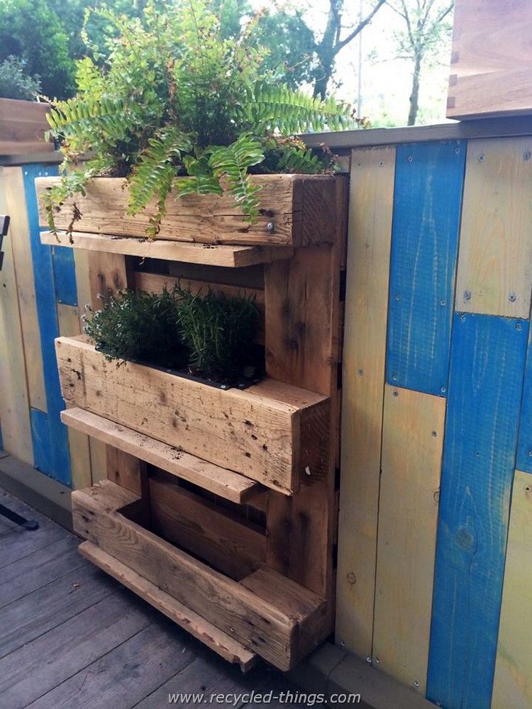 10 Great Ideas to Reuse Pallets - grandgoldman.com
