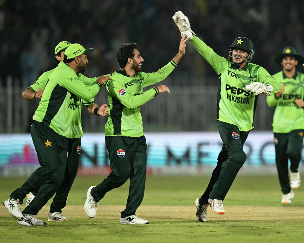 Arafat Minhas Stuns England as Pakistan Win Tri-Series Opener