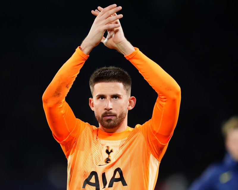 Tottenham goalkeeper Vicario joins Juventus on loan