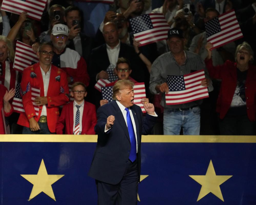 Trump Pledges $5,000 Payments to Citizens if Republicans Win Midterms