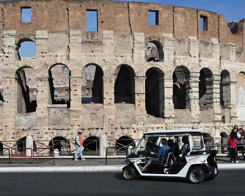 Rome Golf Cart Tours Spark Local Outrage Amid Overtourism