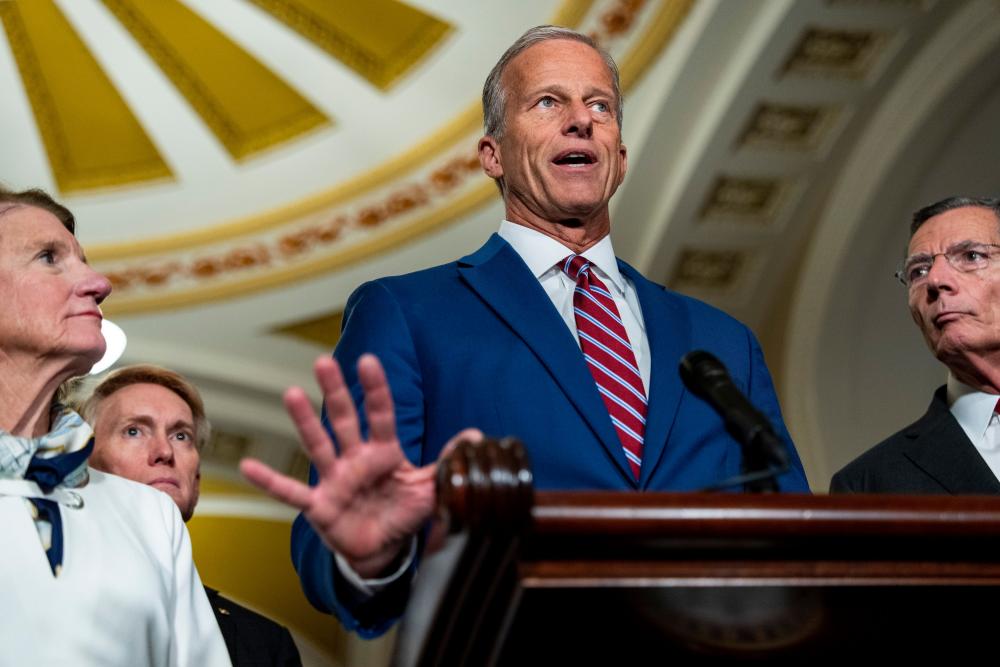 Senate Funding Bill Passes to Avert Shutdown Through Midterms