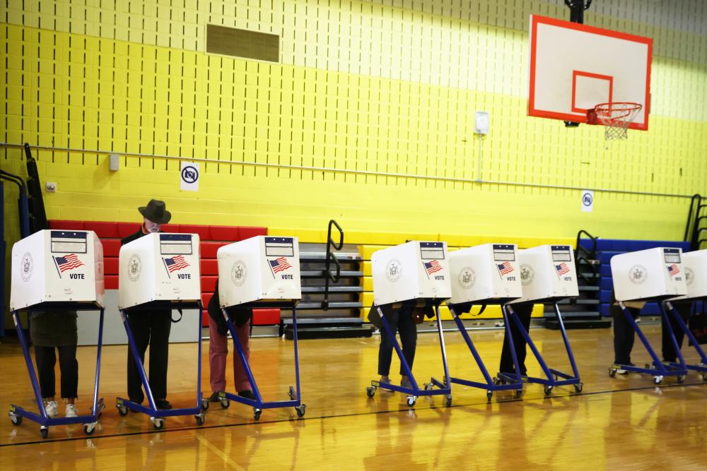 AI Disinformation Floods Social Media Ahead of US Midterms
