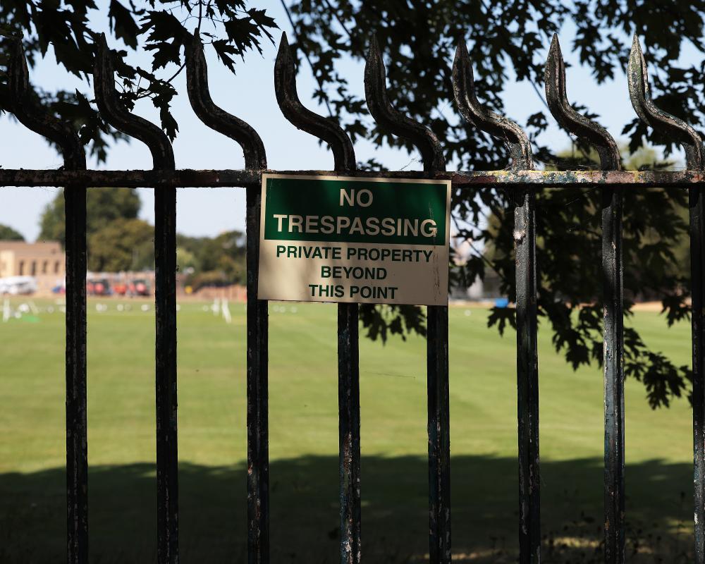 England's Hosepipe Bans: Golf Courses Stay Green While Lawns Die