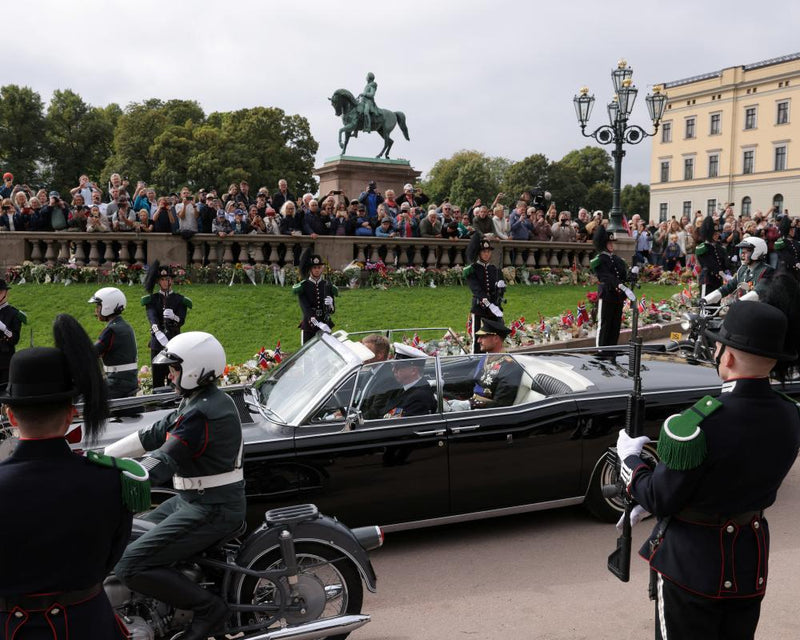 Norway’s New King Haakon VIII Swears Oath with Daughter by His Side