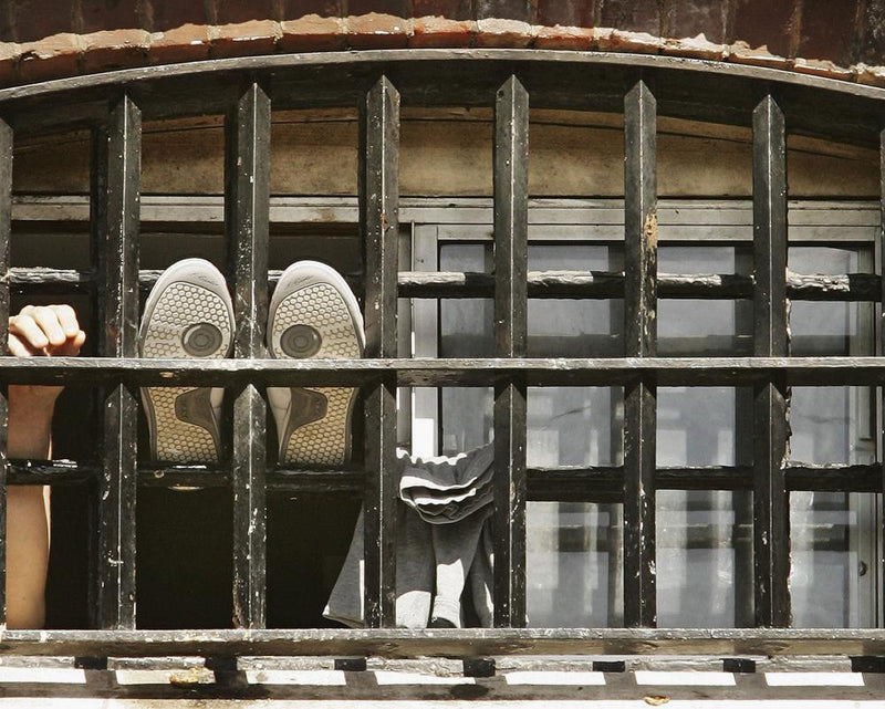UK Prison Crisis: Early Release and Overcrowding Solutions