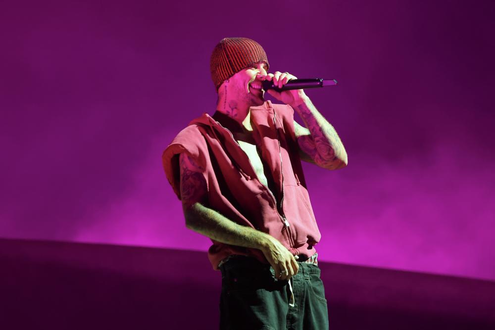 Justin Bieber Surprises Fans with Free Acoustic Concert in Los Angeles