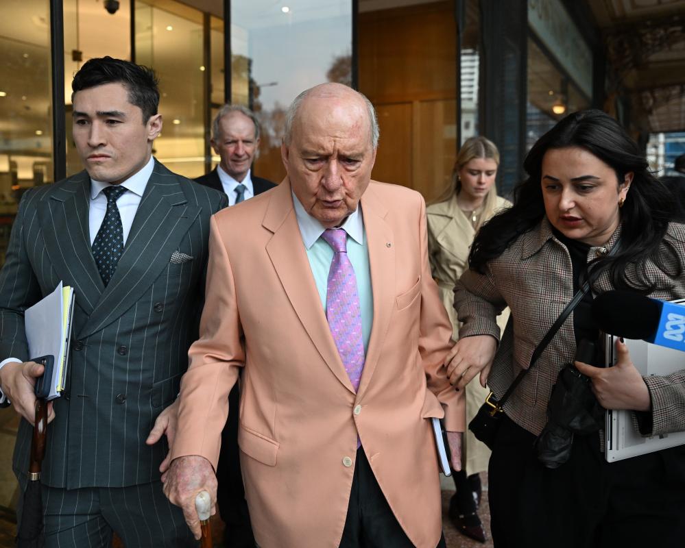 Alan Jones Trial: 2GB Hosts Called Journalists 'Pigs' in Texts