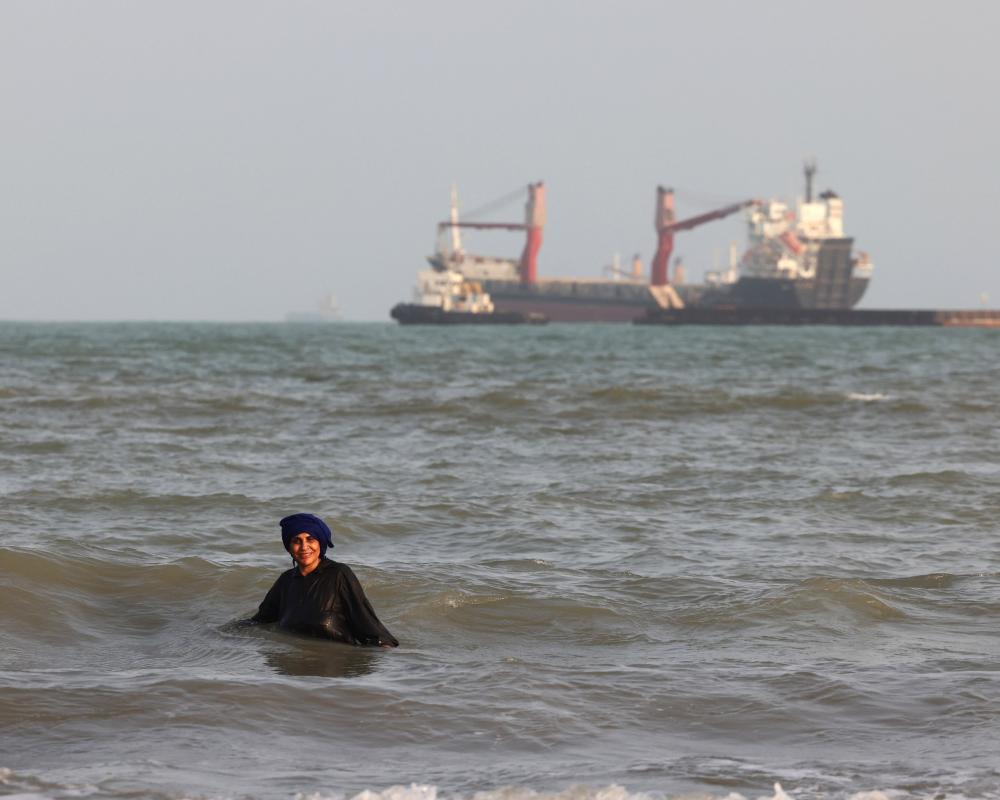 Oil Prices Rise and Gold Hits Two-Month High as Iran Deal Demands