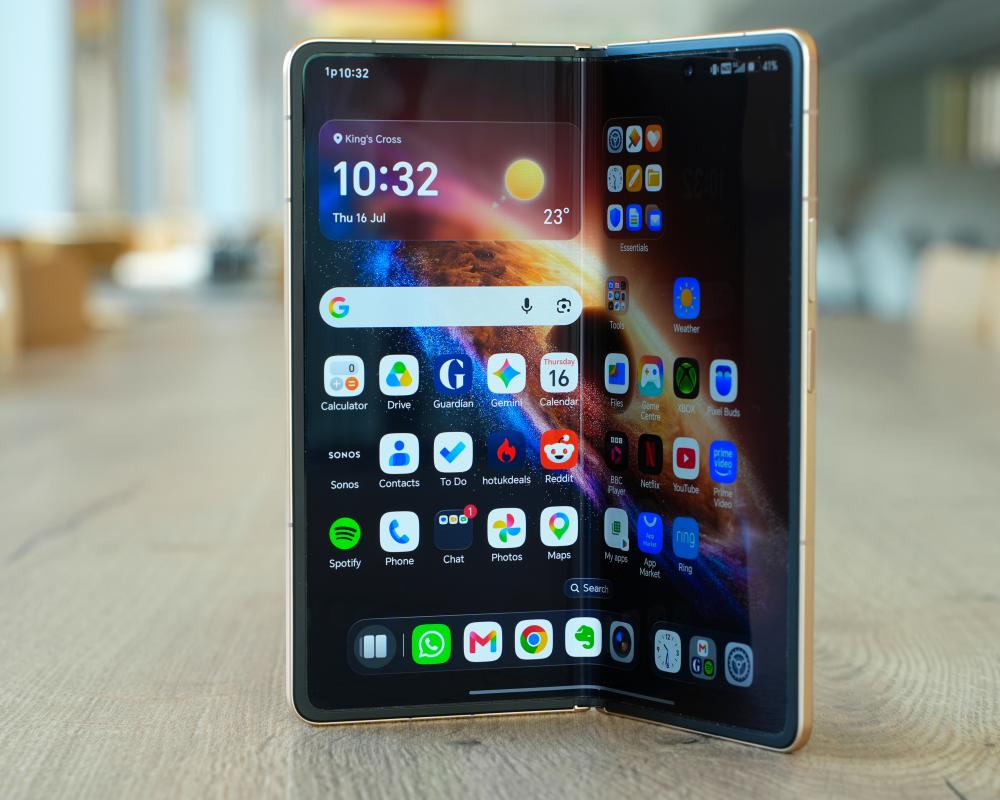 Honor Magic V6 Review: Sleek Foldable Phone with Stunning Display