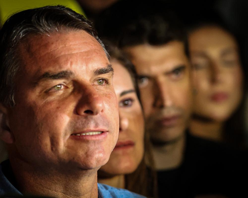 Flávio Bolsonaro Takes Lead in Brazil Presidential Election