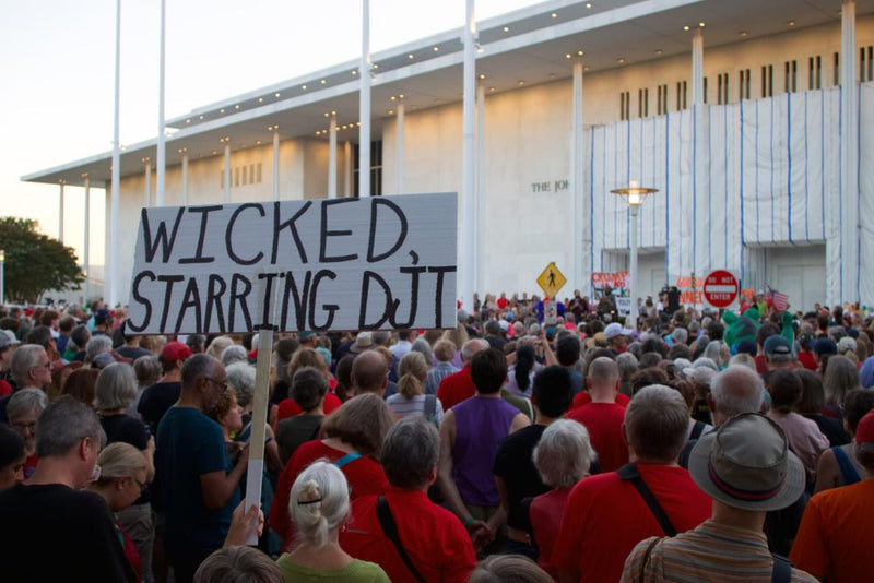 Kennedy Center Protests Erupt Over Trump Closure Plans