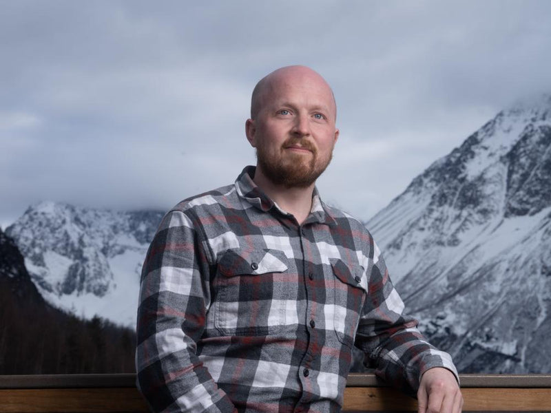 Alaska Governor Race: Democratic Upset Brewing as Trump Popularity