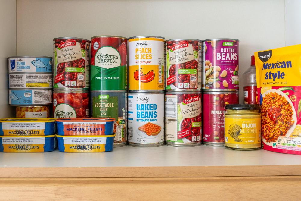 UK Emergency Stockpile Advice Sparks Surge in Bottled Water and Tinned