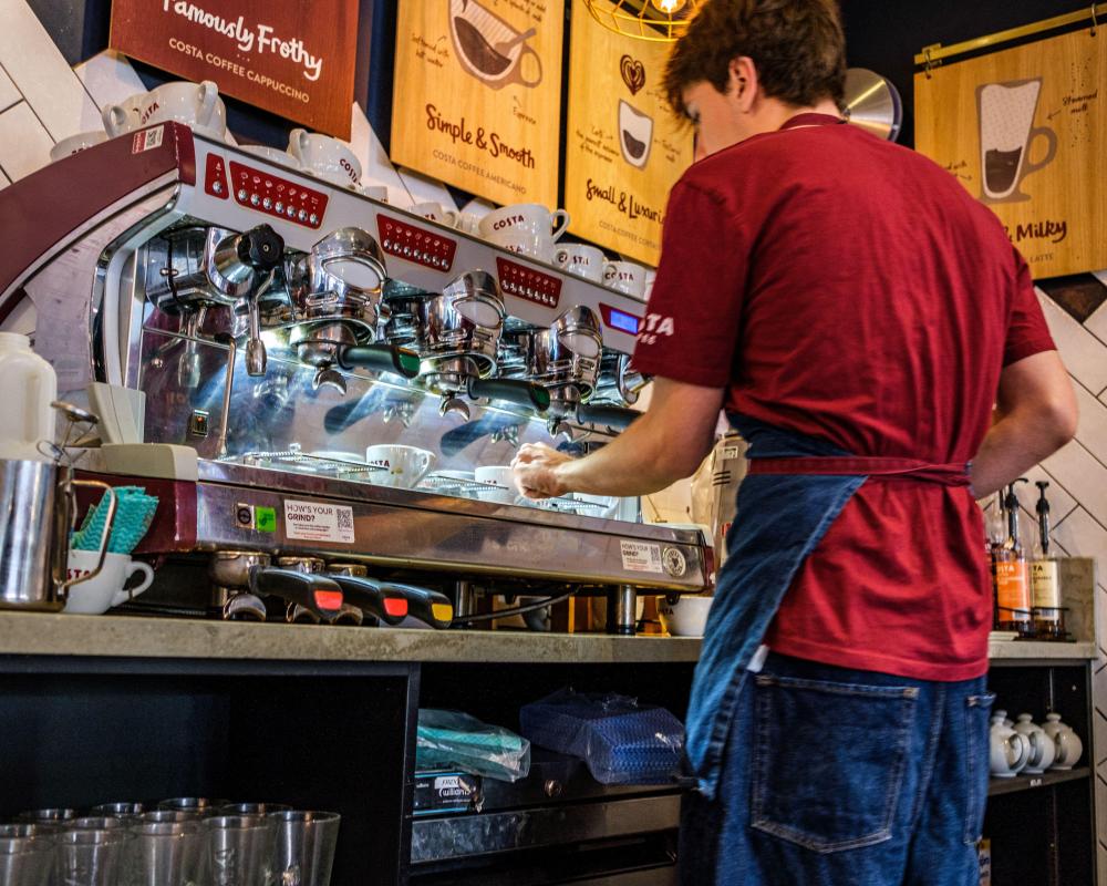 Minimum Wage Freeze: Tories Push 5-Year Plan for Youth Jobs