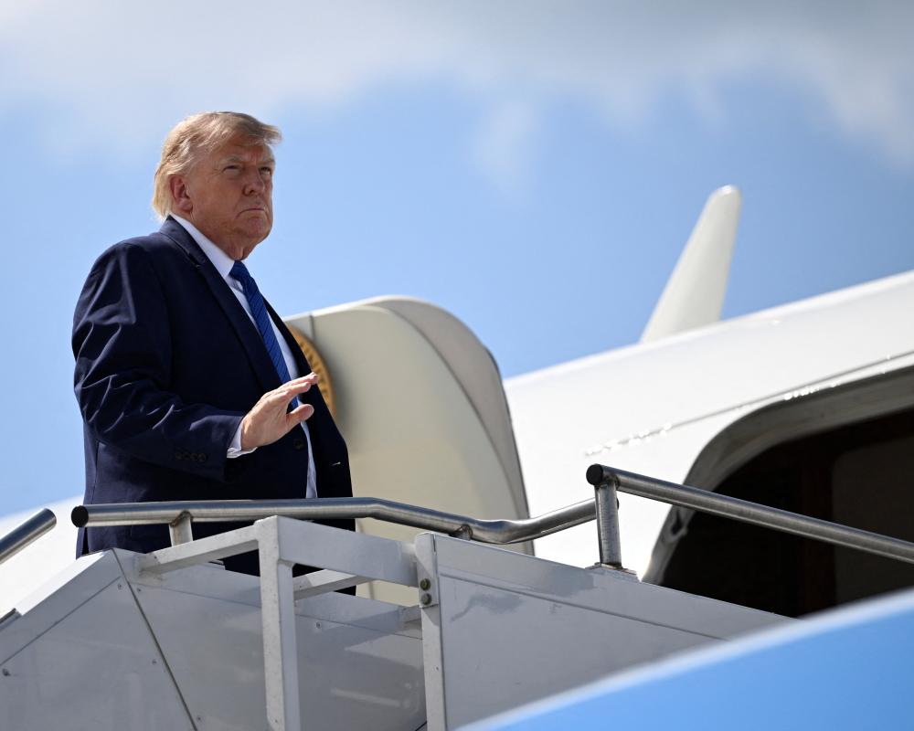 Trump Authoritarian Moves Backfiring? Key Weaknesses Exposed
