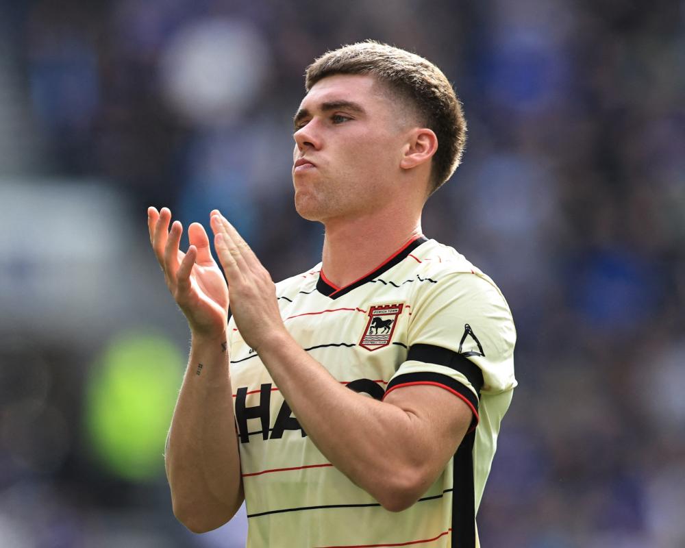 Noah Woods Tribute: Footballers and Fans Honor Toddler