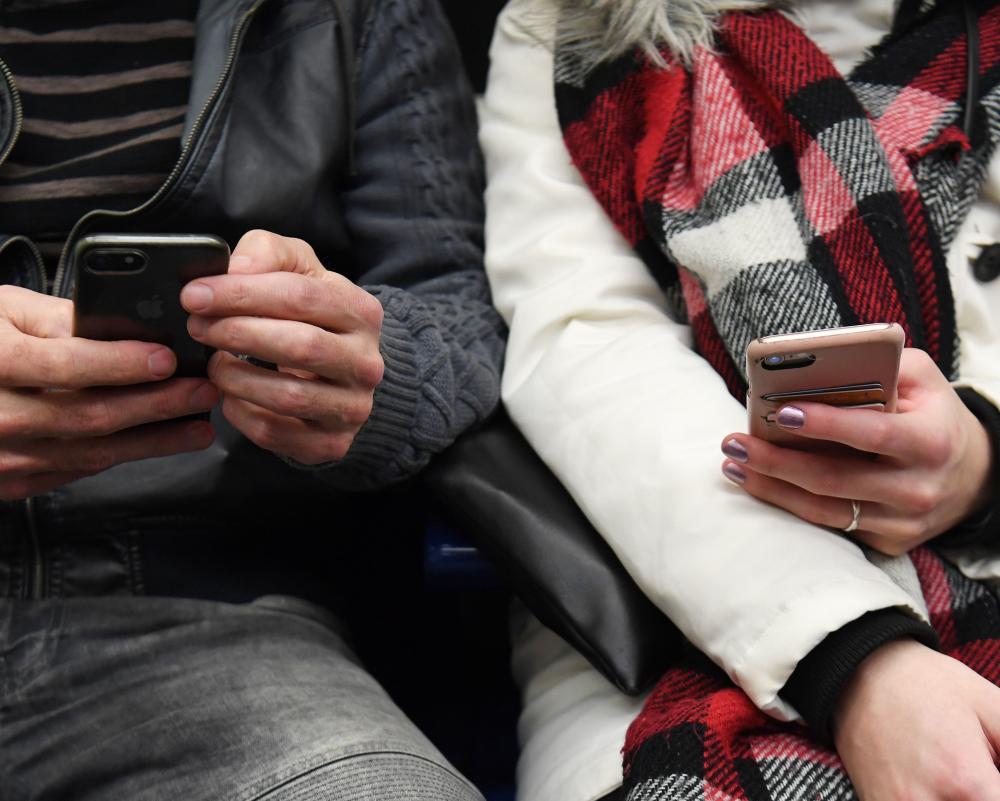 London Tube Phone Coverage: 4G and 5G Rollout by 2026