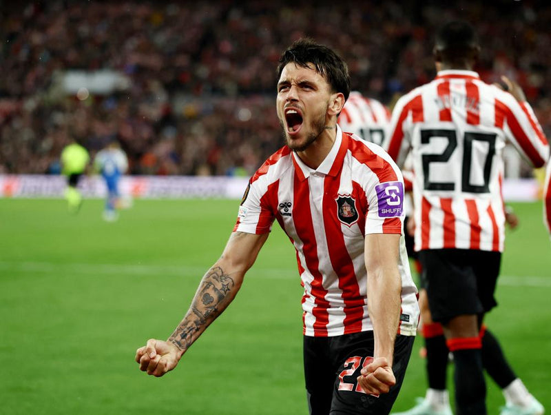 Sunderland's Europa League Dream: Le Fée Penalty Seals Win Over AZ
