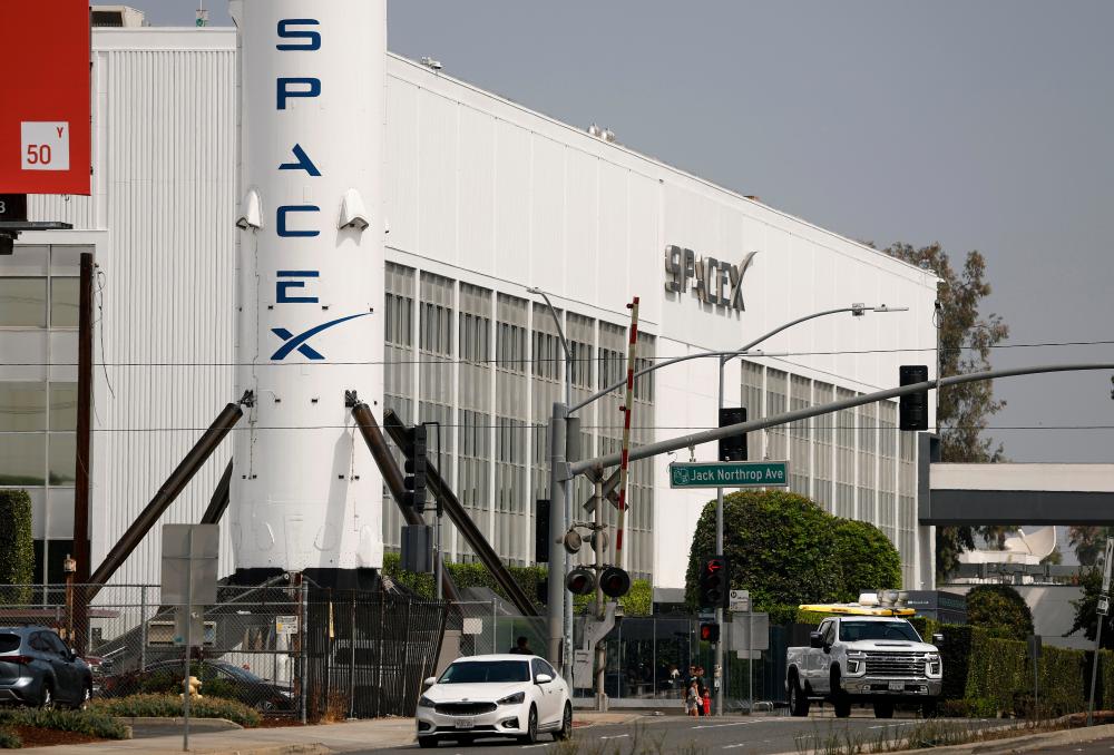 SpaceX Gets Military Space Tracking Data: National Security Concerns