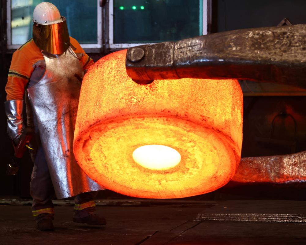 EU Factory Job Cuts Loom as China Colonises Supply Chains
