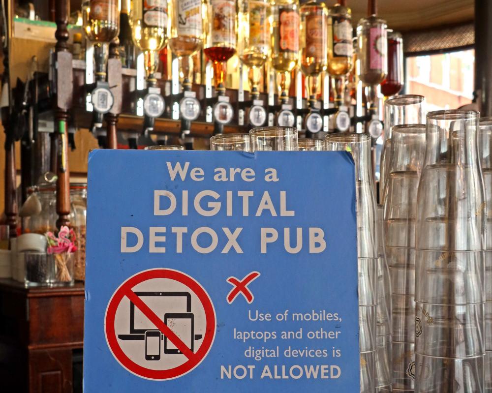 Restaurants Banning Phones: The New Cigarettes of Dining