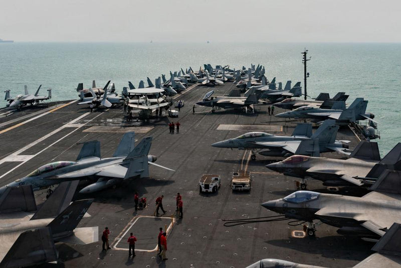 US Aircraft Carrier Arrives in Middle East to Relieve USS Lincoln