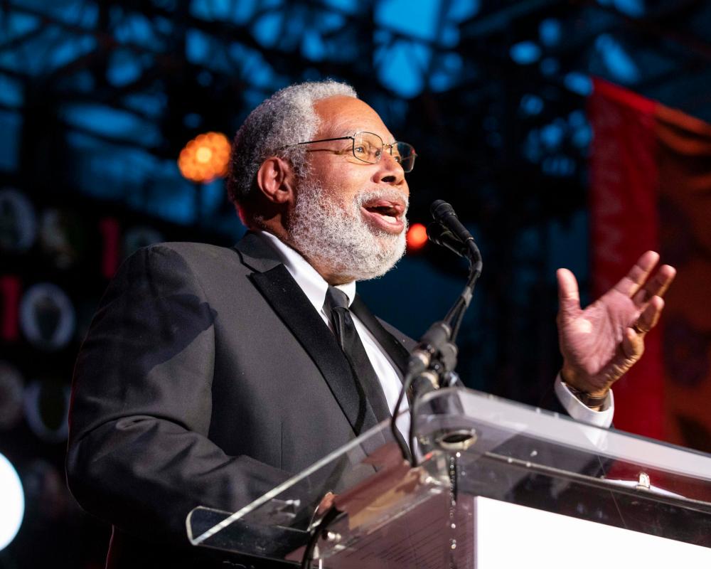 Smithsonian Secretary Bunch Retires Amid Trump Museum Attacks