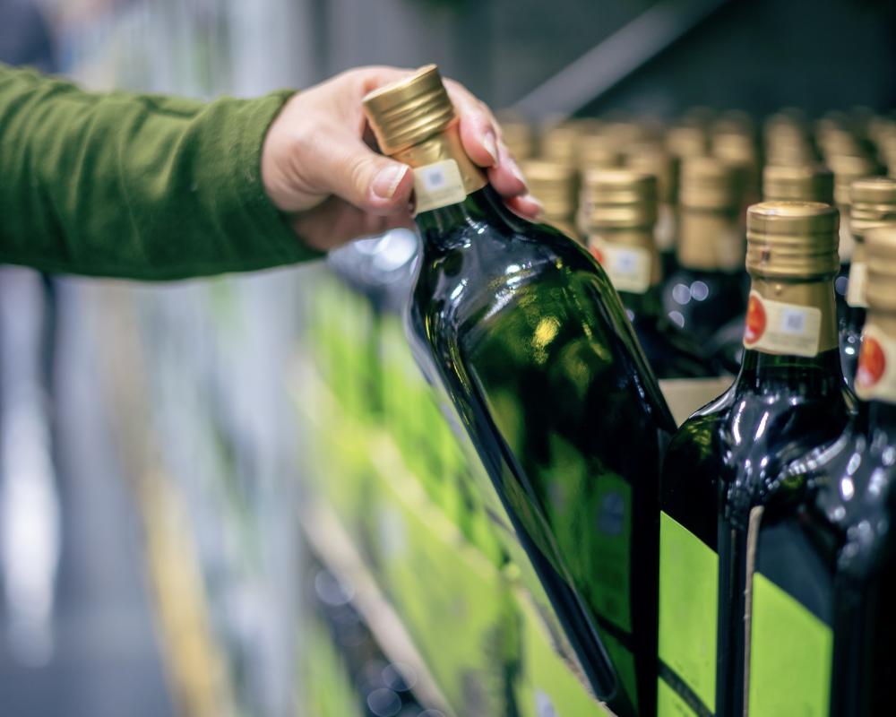 Microsnobbery in Food Trends: Why Olive Oil Status Matters