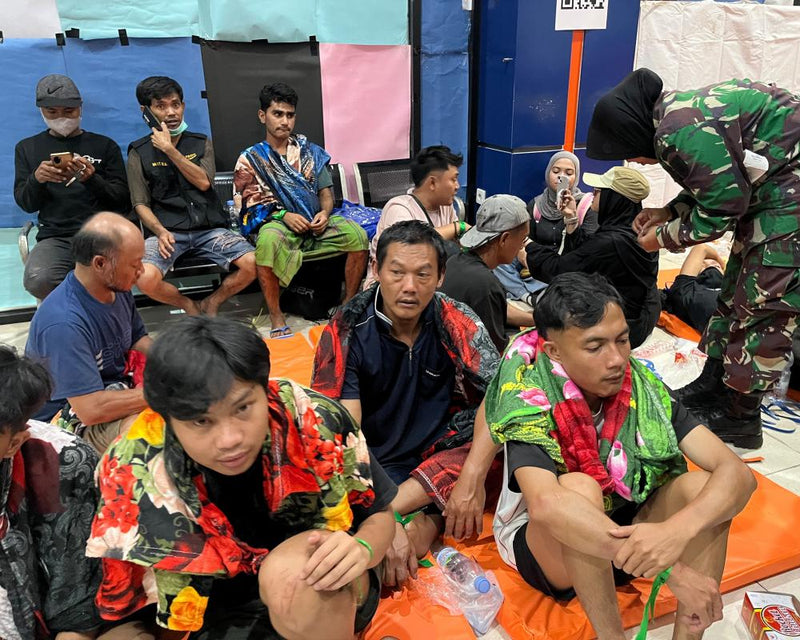 Indonesia Ferry Capsize: Six Dead and 130 Missing in Java Sea