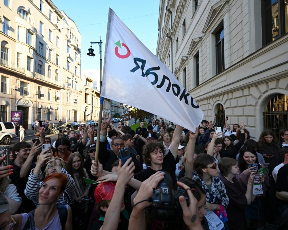 Russia Bans Anti-War Party Yabloko from Elections