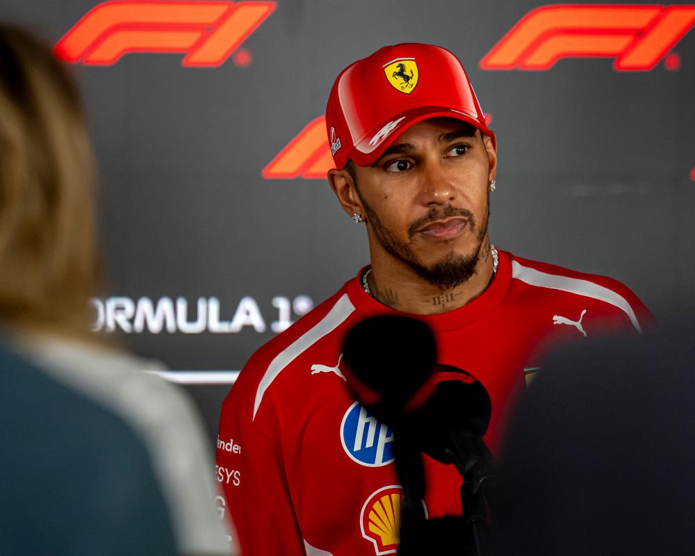 Lewis Hamilton Backs F1 Middle East Season Finale Races
