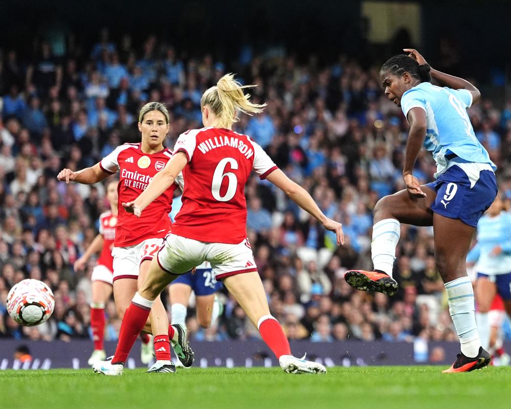 Manchester City Women Beat Arsenal 4-2 in WSL Thriller