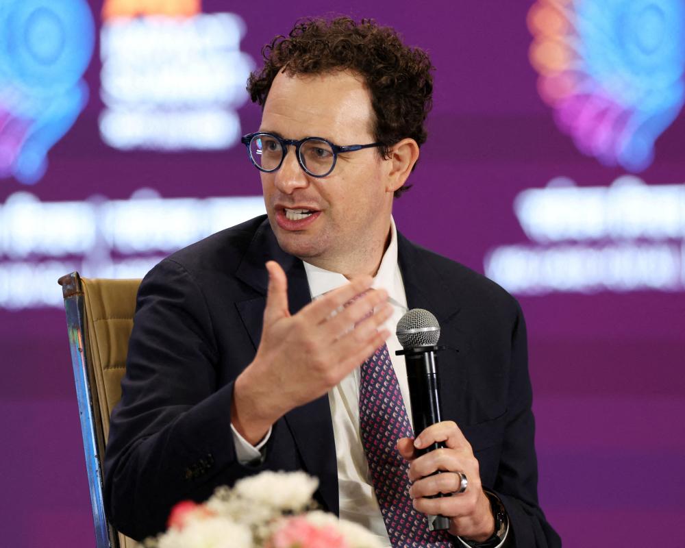 AI CEOs Push to Slow Development: Will They Really