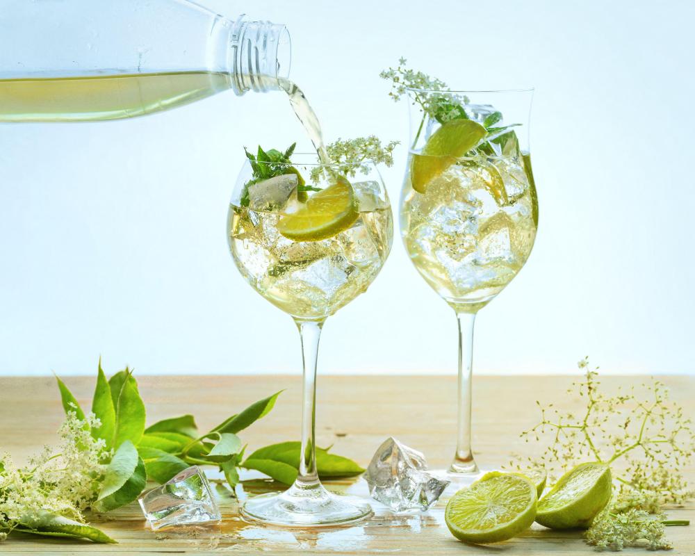 Hugo Cocktail Overtakes Aperol in UK Summer of Spritz