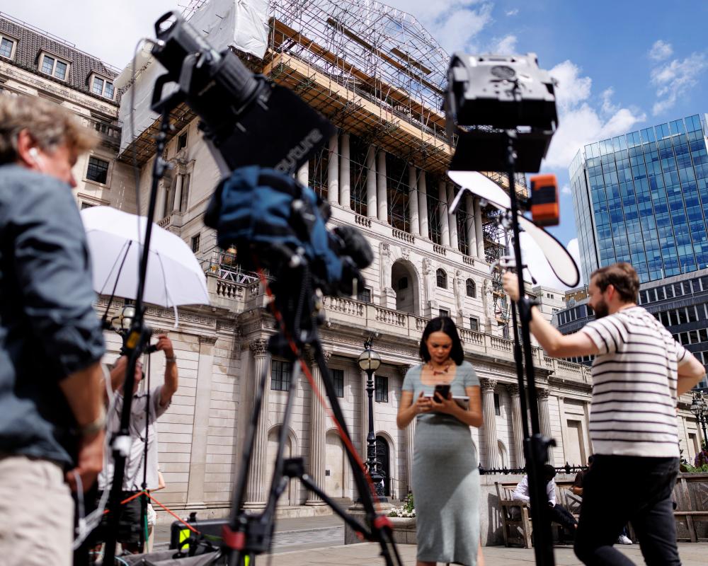 UK Interest Rates Held at 3.75% as Middle East Crisis Fuels